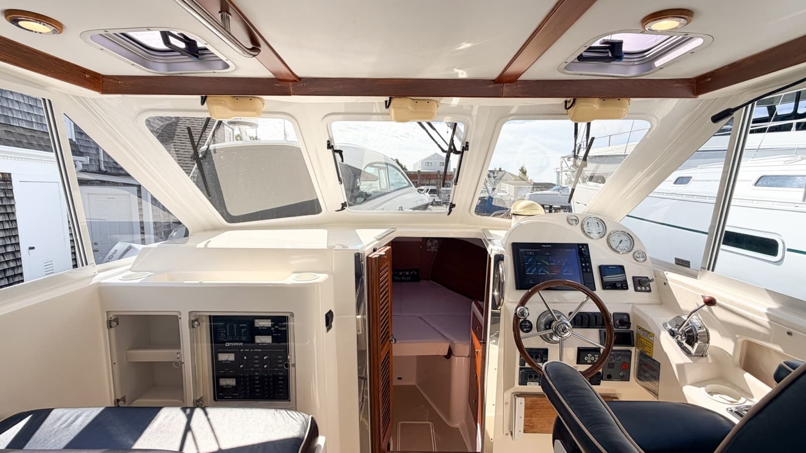 2004 True North 33 - Photo 30