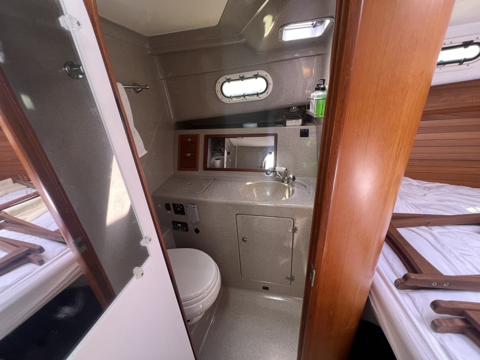 2004 True North 33 - Photo 30