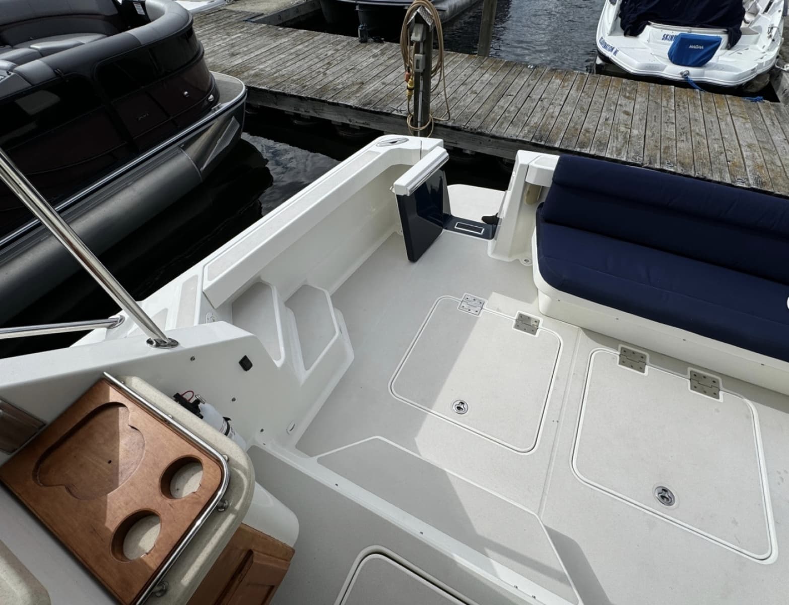 2008 Back Cove 33 - Photo 8