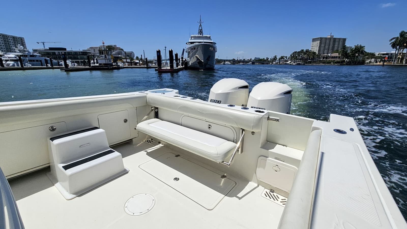 2014 Sailfish 320CC - Photo 10