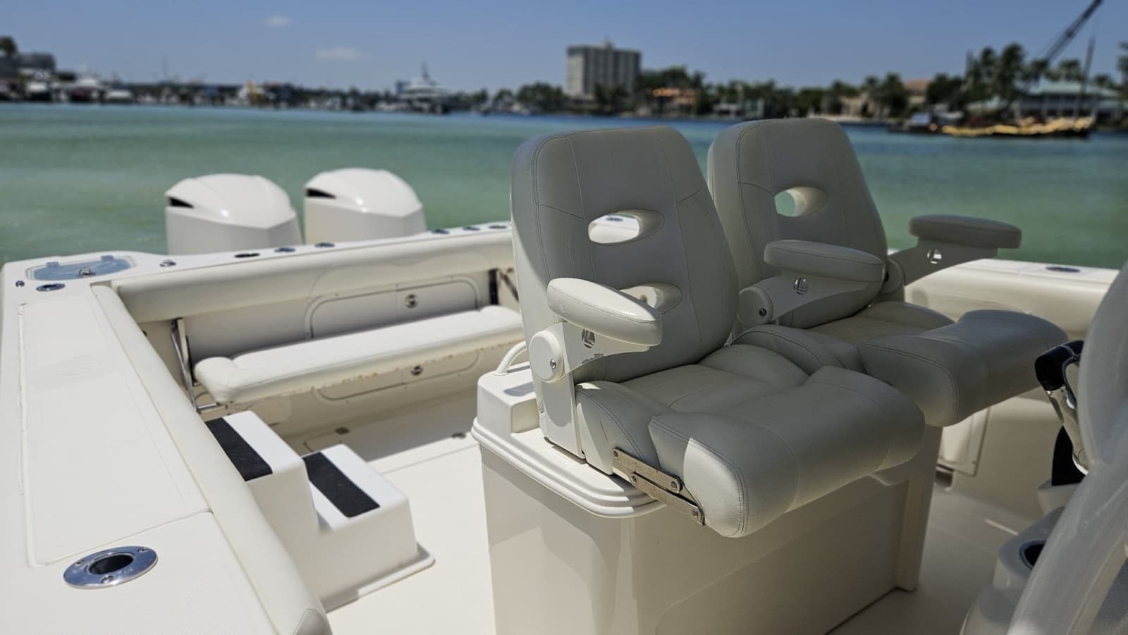 2014 Sailfish 320CC - Photo 20