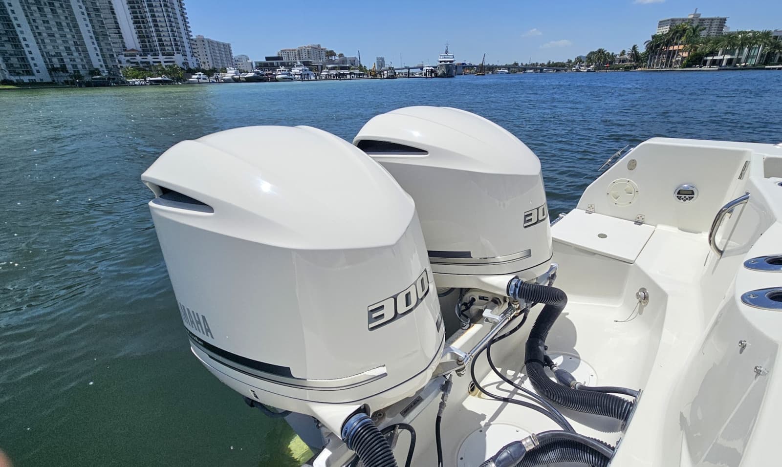 2014 Sailfish 320CC - Photo 13