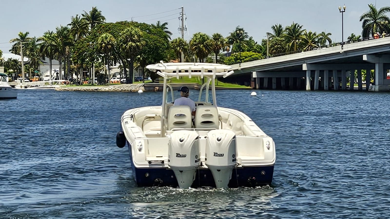 2014 Sailfish 320CC - Photo 28
