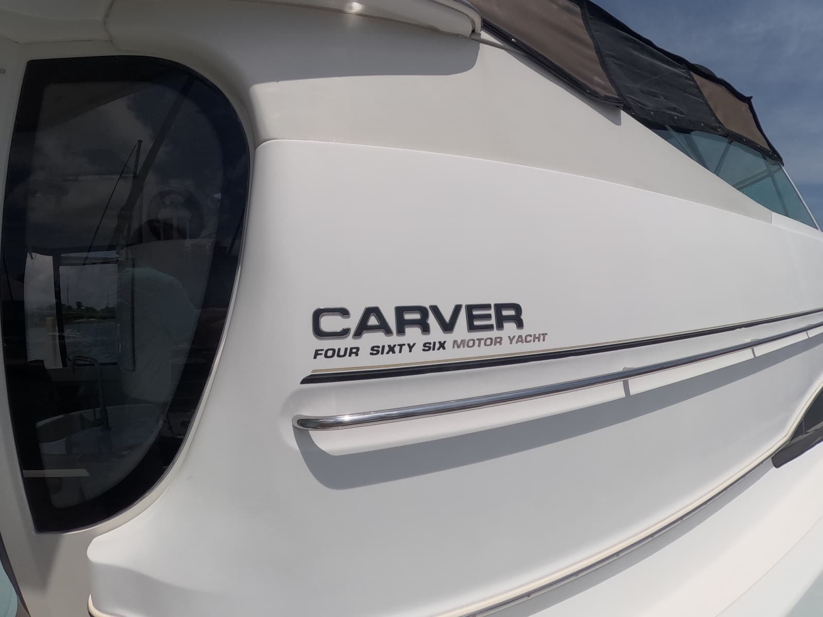 2002 Carver 466 Motor Yacht - Photo 2