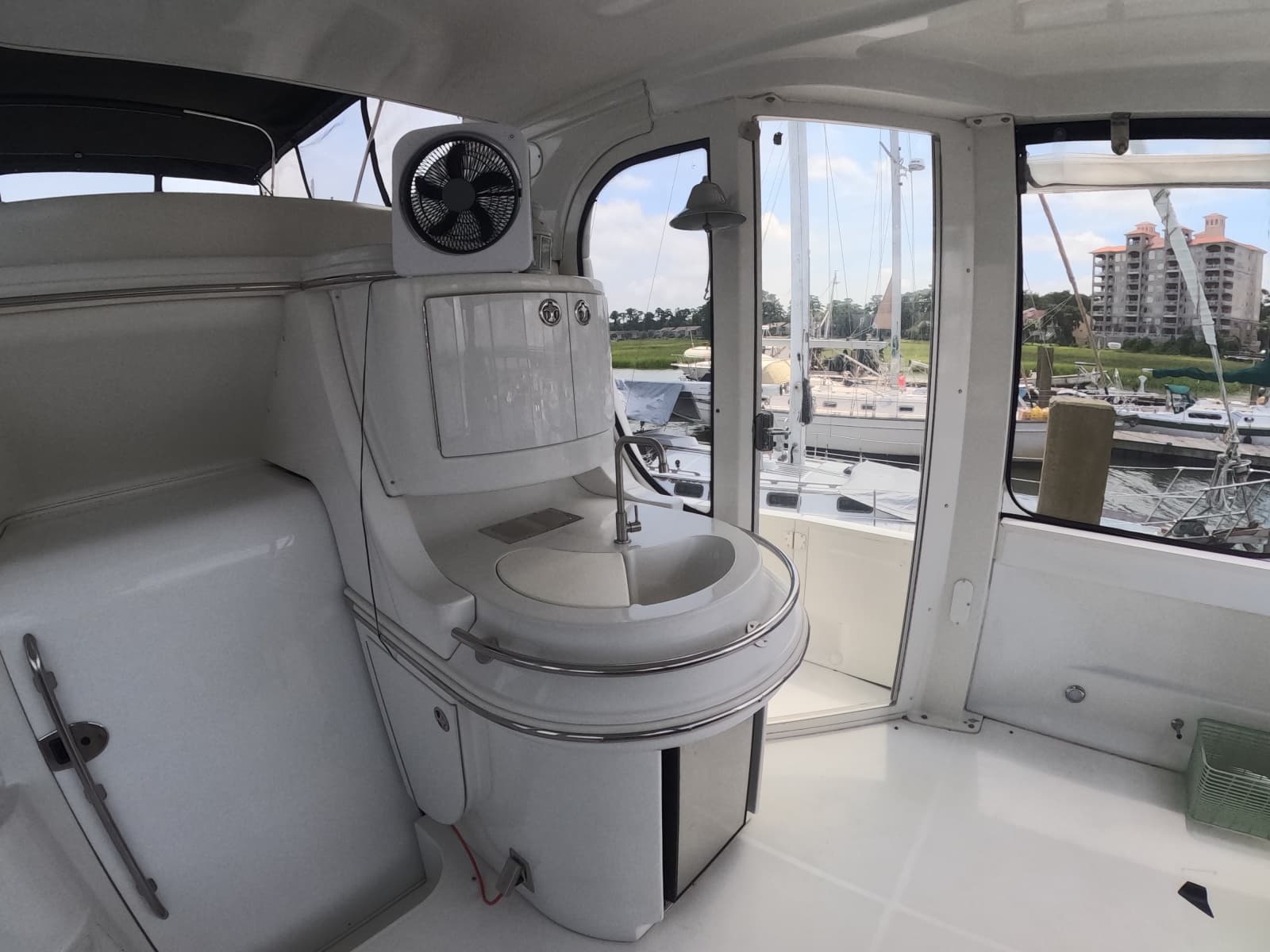 2002 Carver 466 Motor Yacht - Photo 5