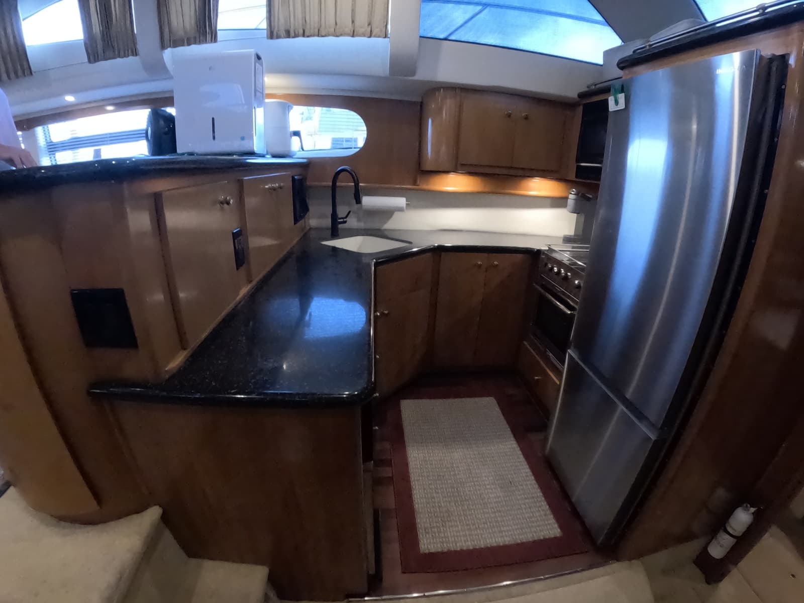 2002 Carver 466 Motor Yacht - Photo 14