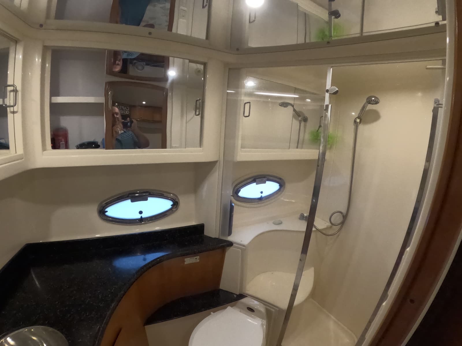 2002 Carver 466 Motor Yacht - Photo 16