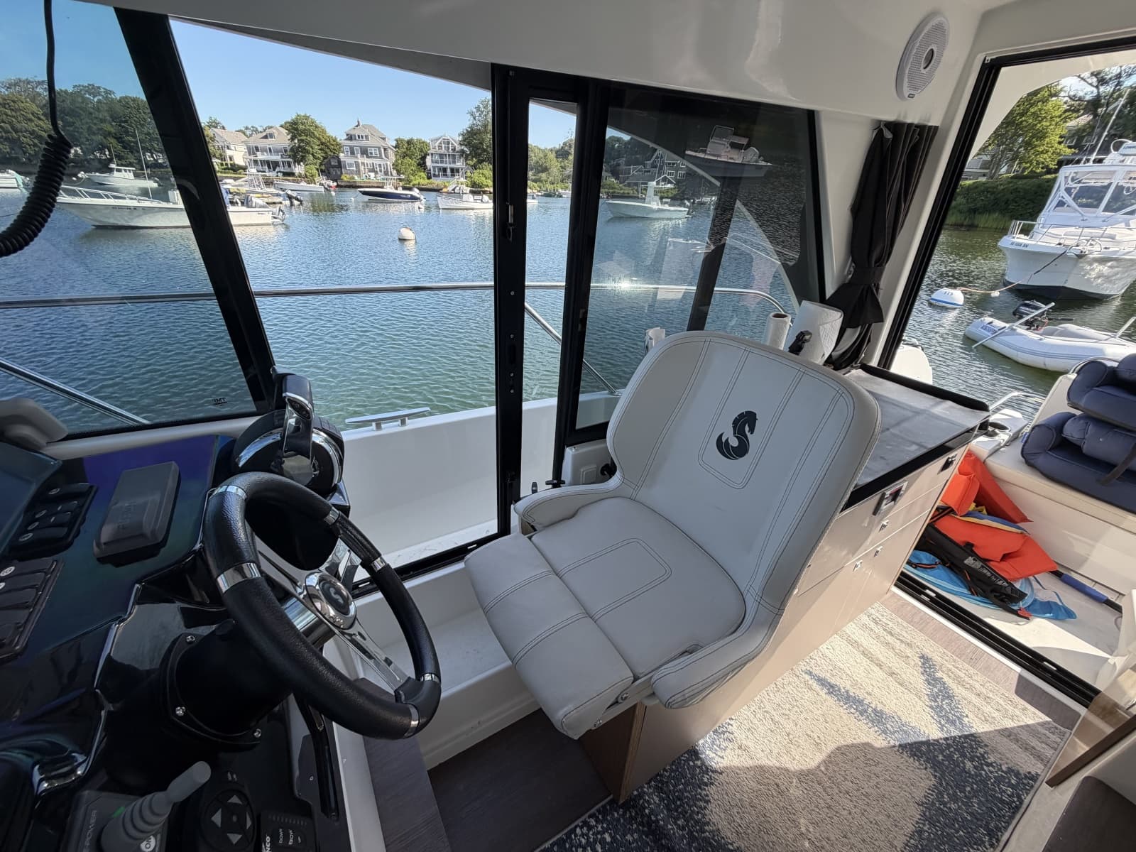 2021 Beneteau Antares - Photo 19