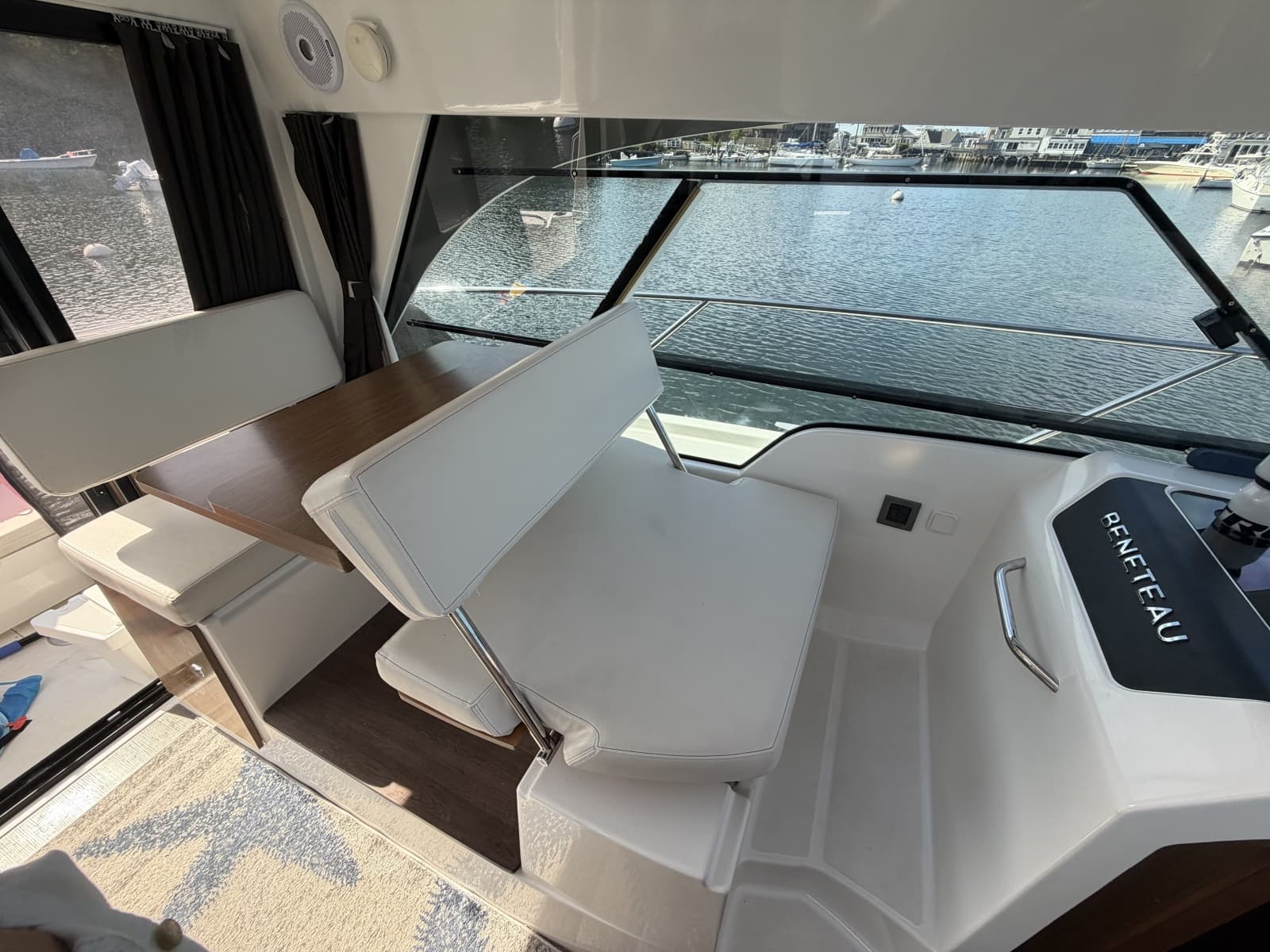 2021 Beneteau Antares - Photo 16