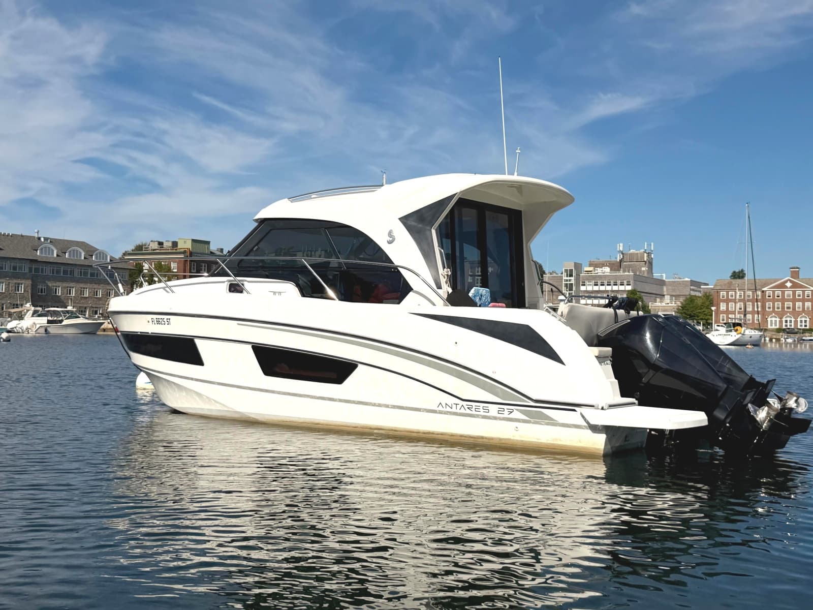 2021 Beneteau Antares - Photo 2