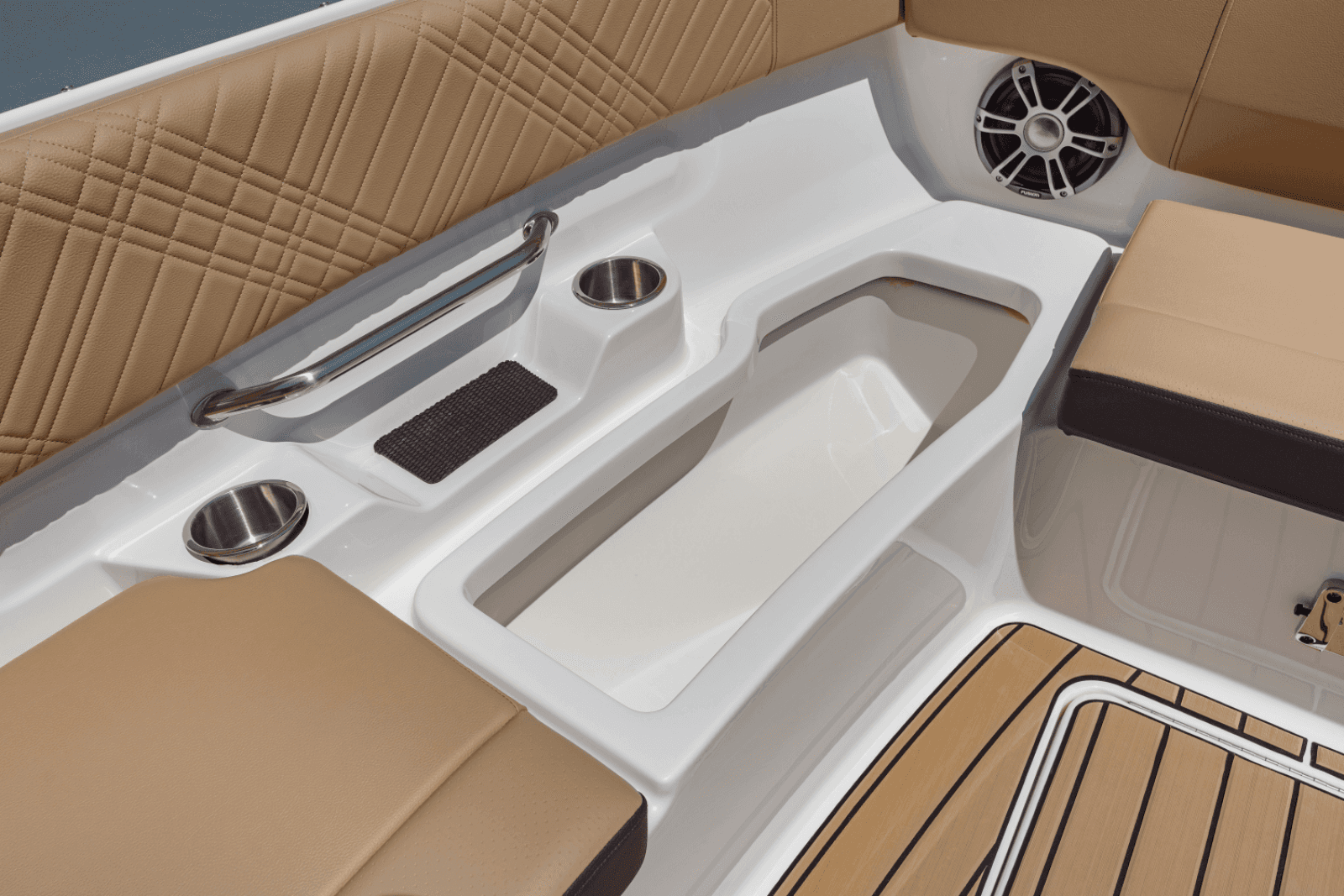 2025 Sea Ray SDX 270 Outboard - Photo 47