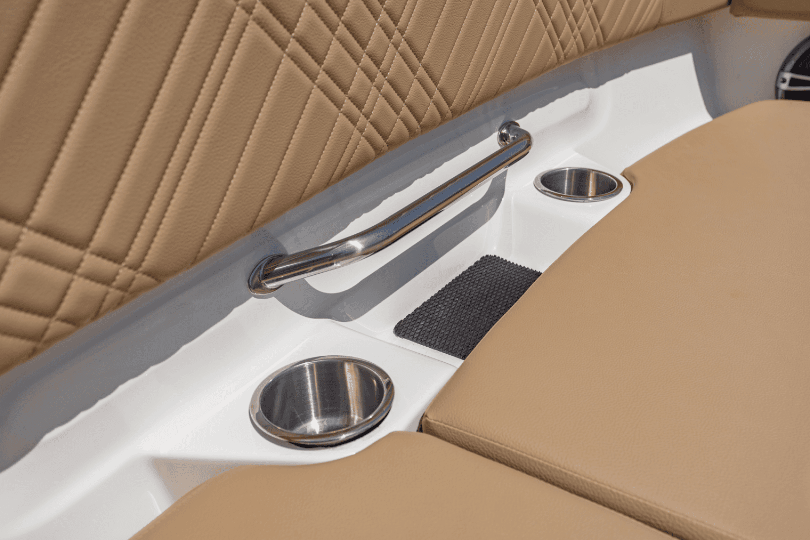 2025 Sea Ray SDX 270 Outboard - Photo 51