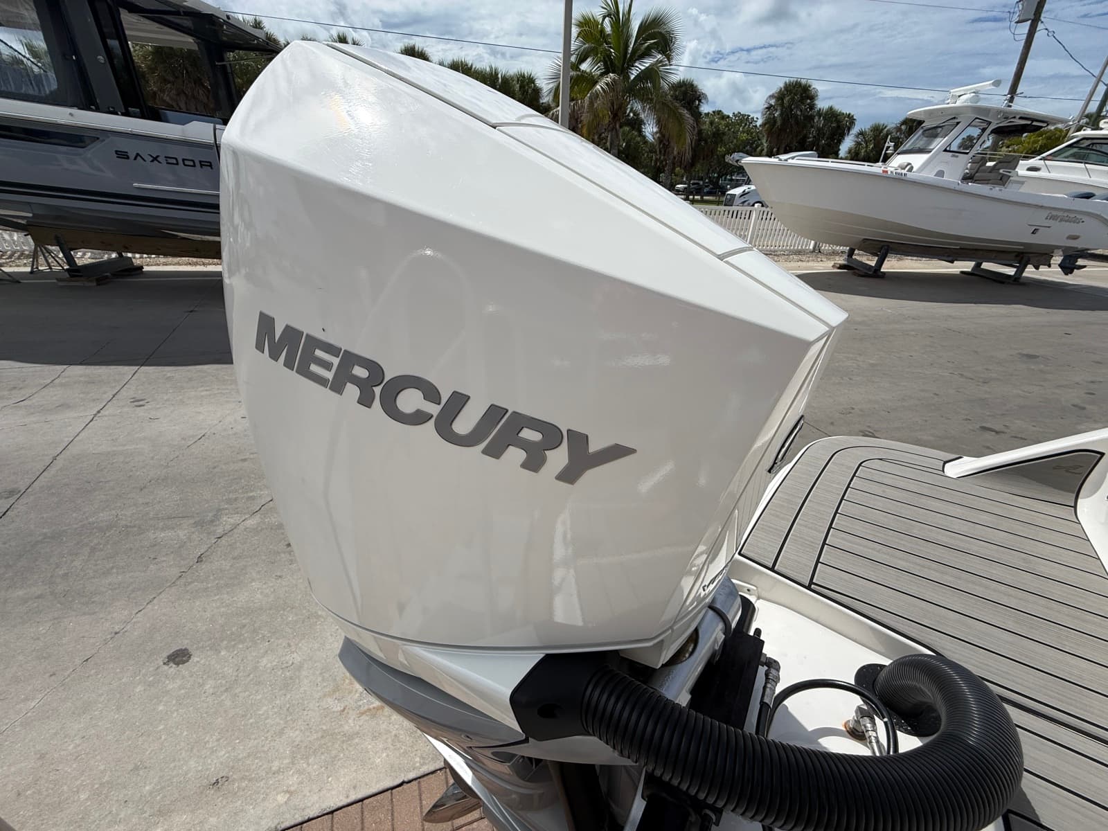 2025 Sea Ray SDX 270 Outboard - Photo 34