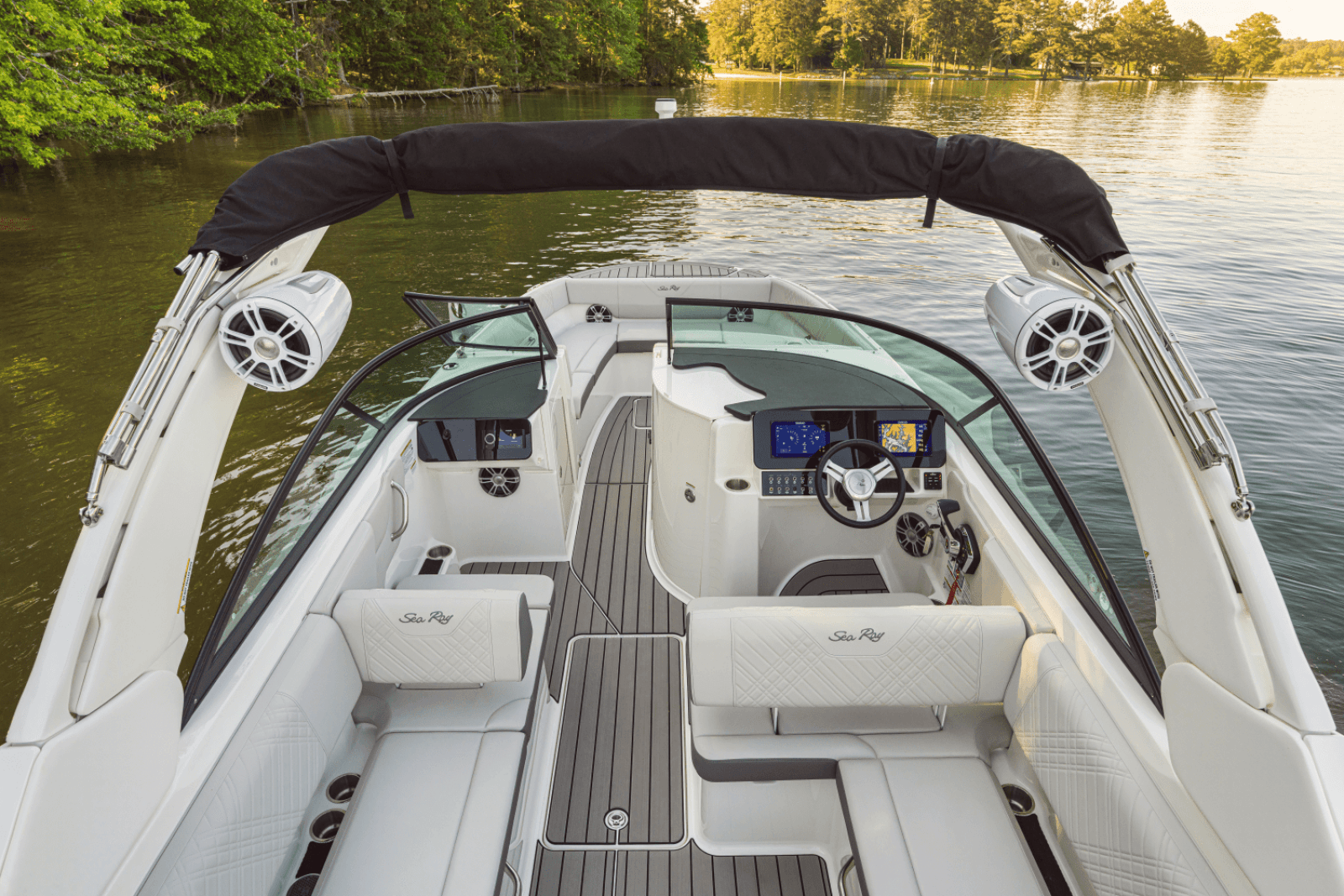 2025 Sea Ray SDX 270 Outboard - Photo 13