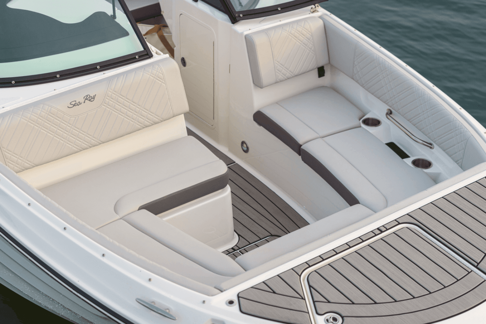 2025 Sea Ray SDX 270 Outboard - Photo 10