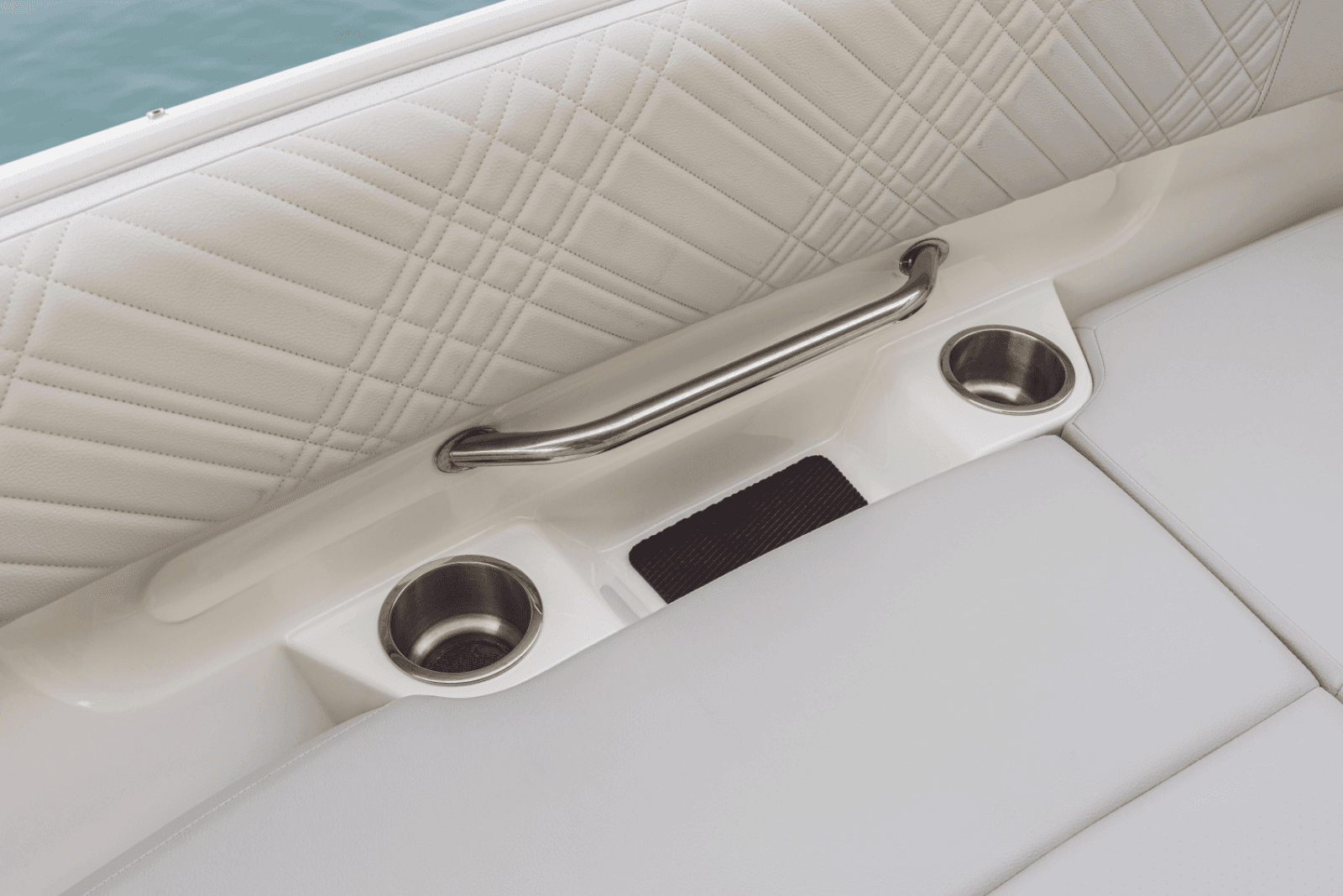 2025 Sea Ray SDX 270 Outboard - Photo 19