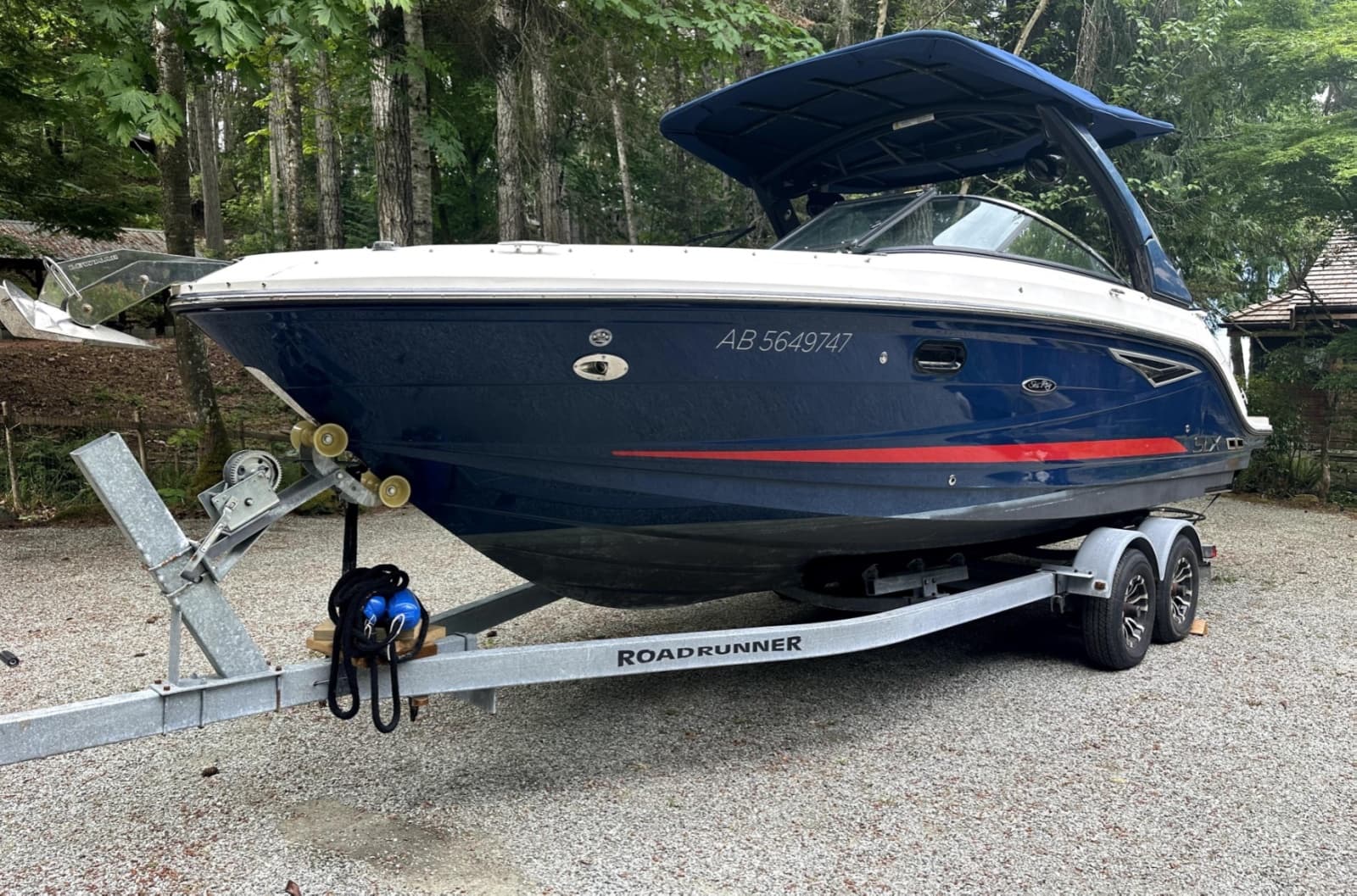 2016 Sea Ray SLX 250 - Photo 2