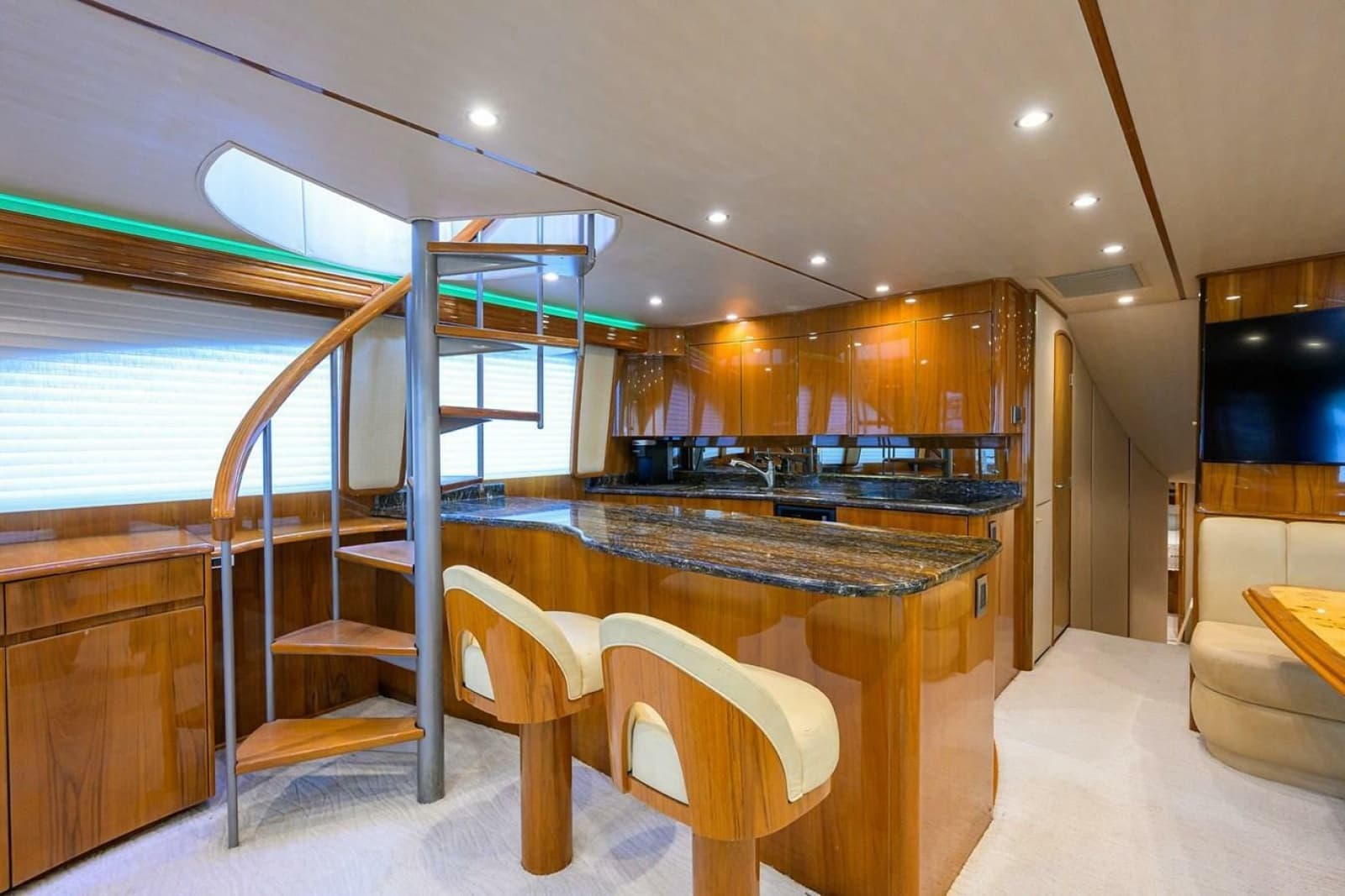 2013 Viking Enclosed Bridge SF 2013 - Photo 7