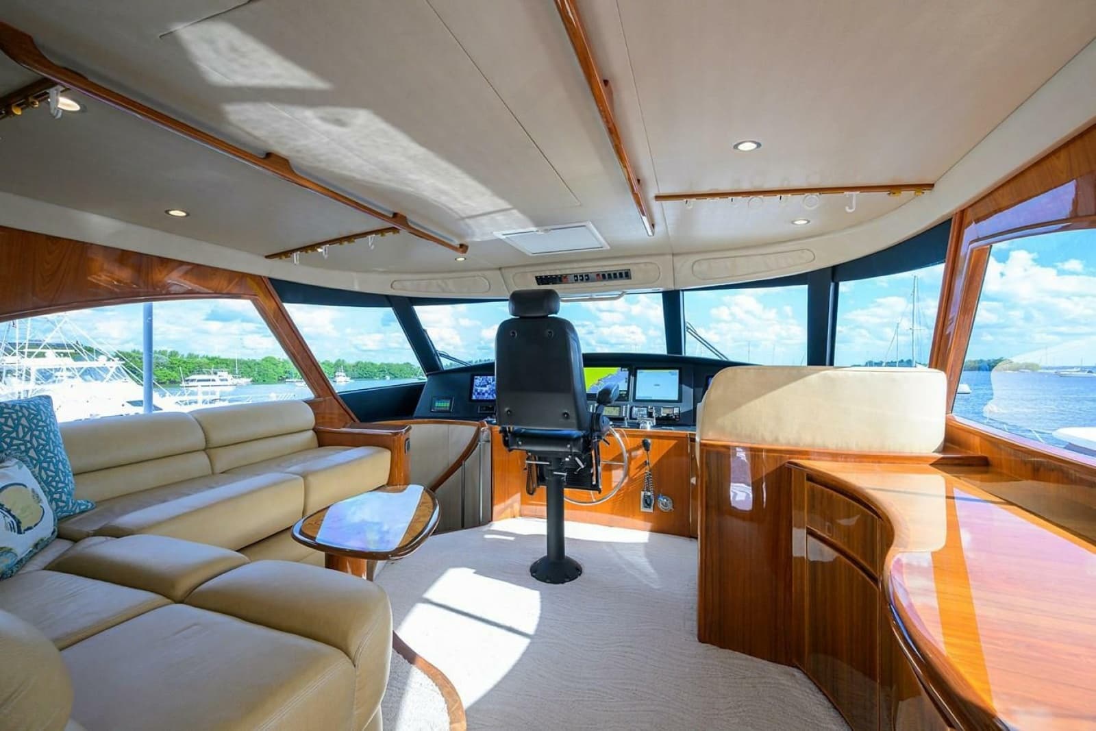 2013 Viking Enclosed Bridge SF 2013 - Photo 22