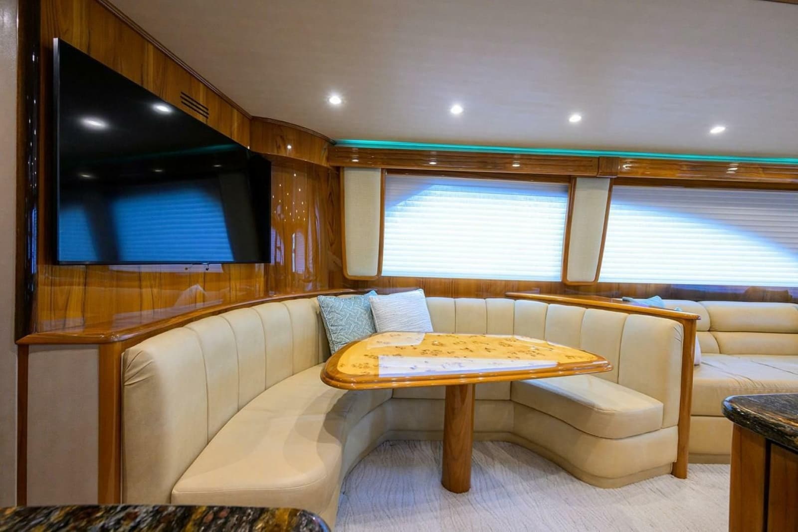 2013 Viking Enclosed Bridge SF 2013 - Photo 6