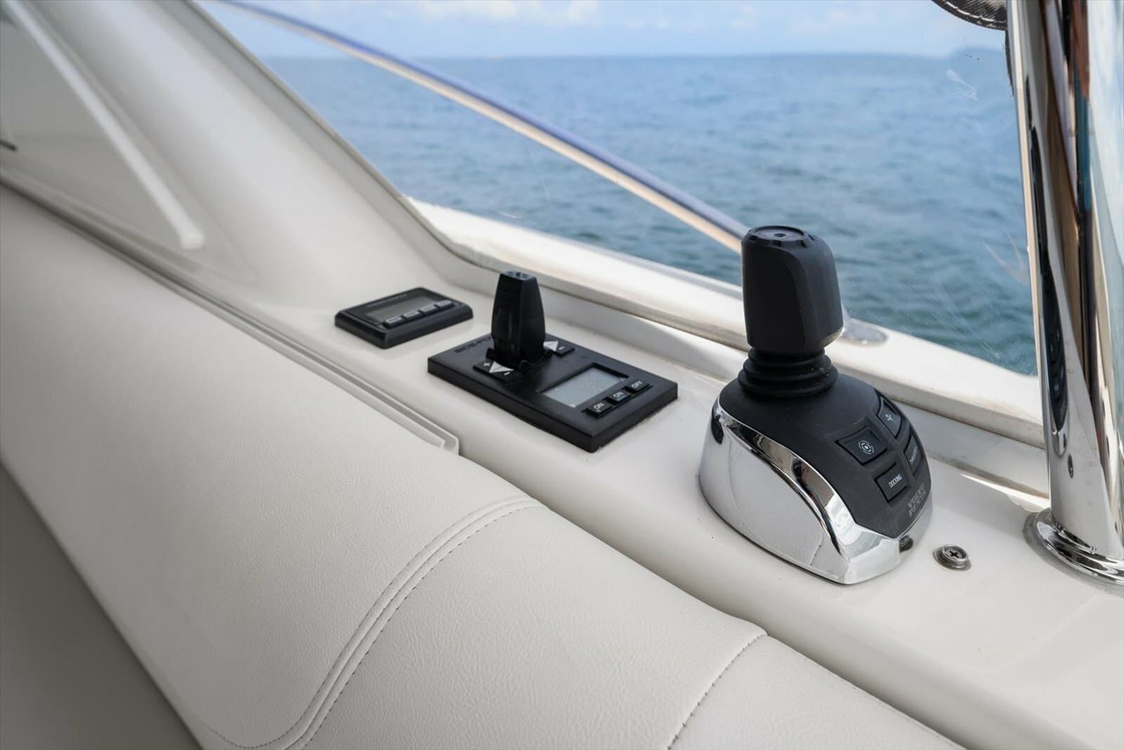 2023 Riviera 5400 Sport Yacht - Photo 14
