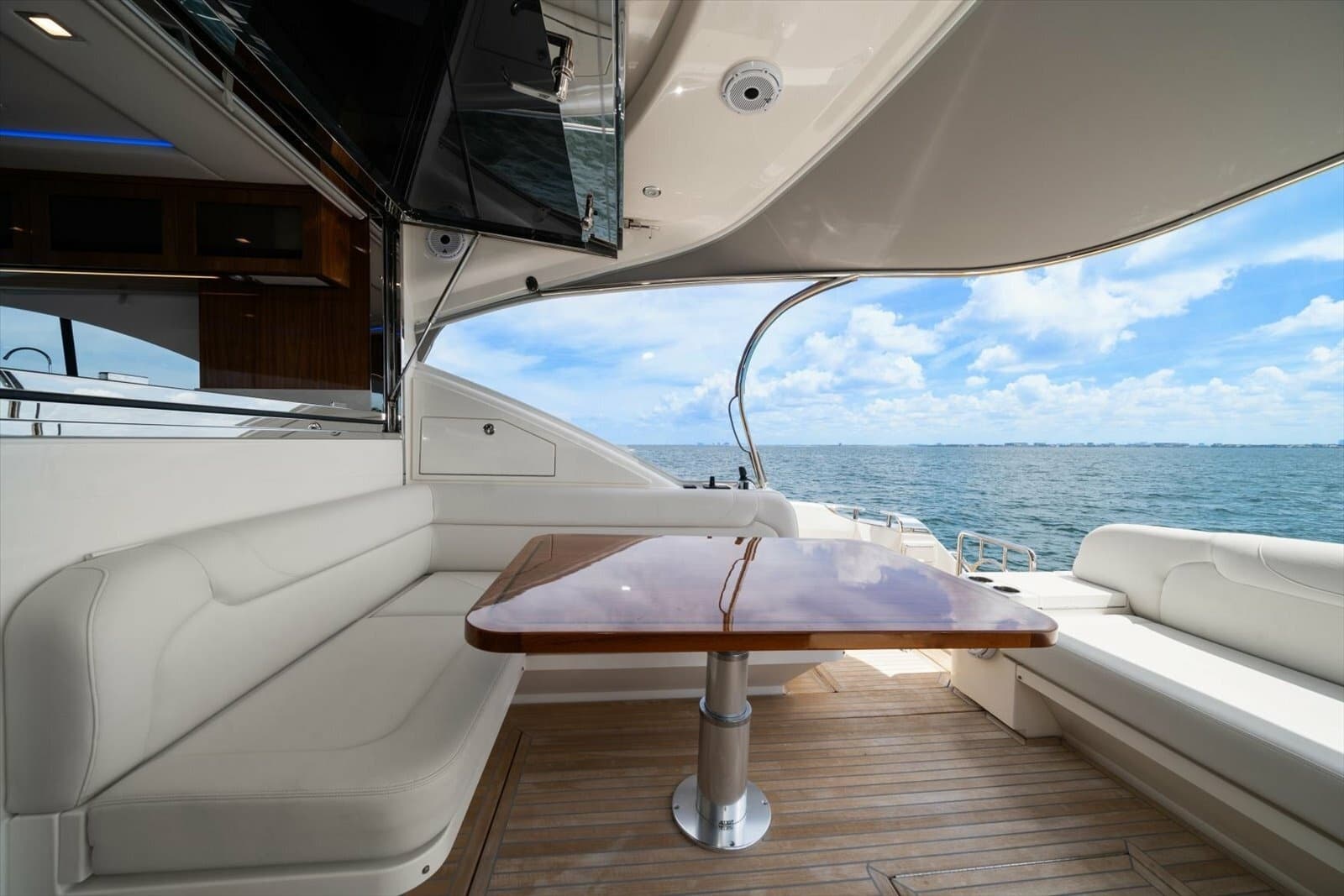 2023 Riviera 5400 Sport Yacht - Photo 11