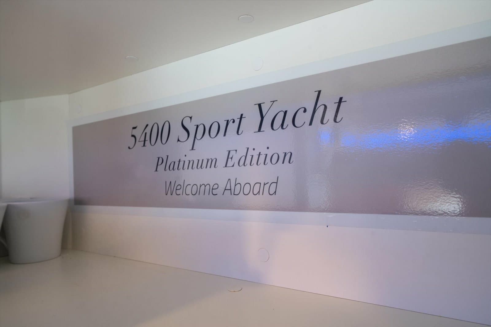 2023 Riviera 5400 Sport Yacht - Photo 24