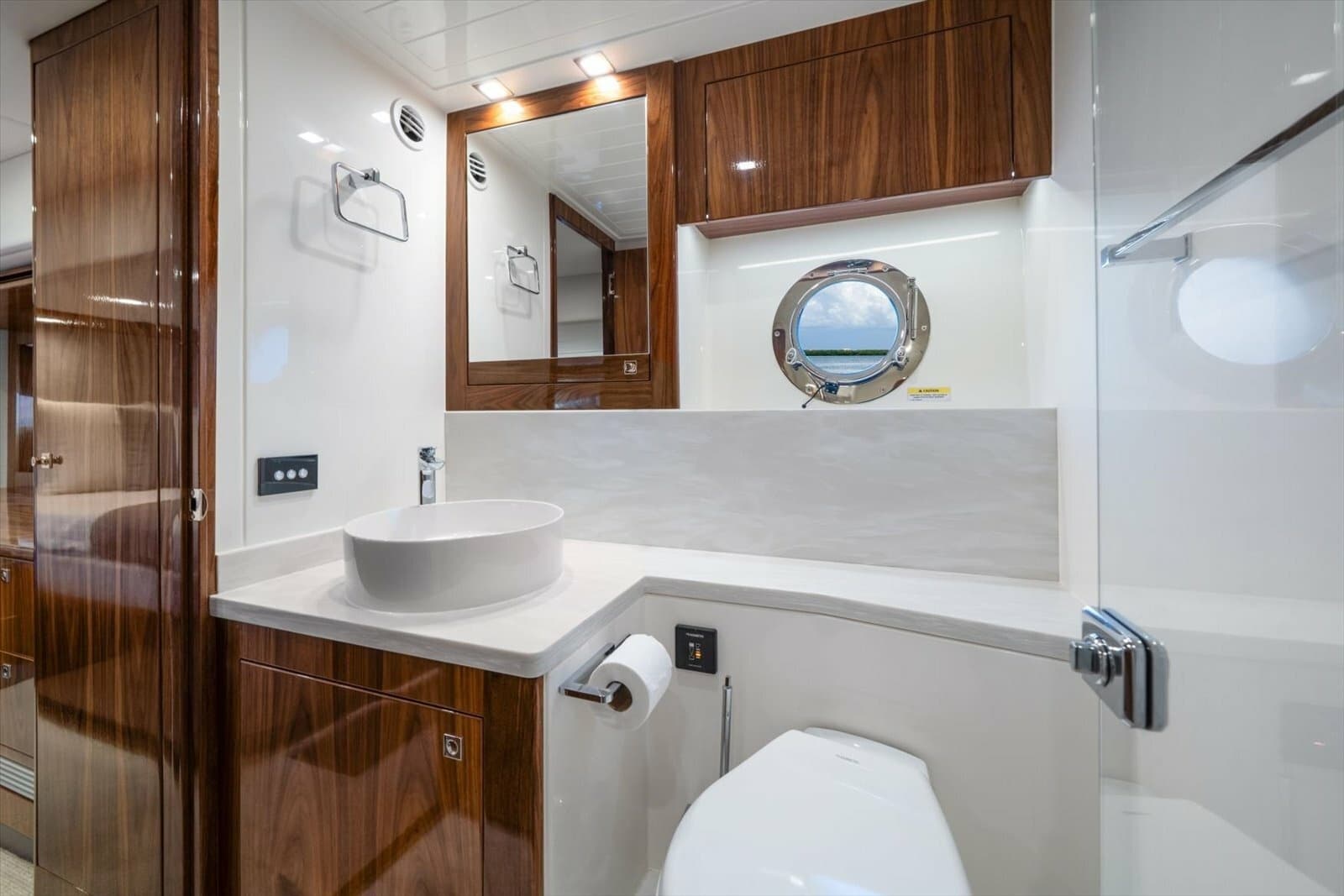 2023 Riviera 5400 Sport Yacht - Photo 43