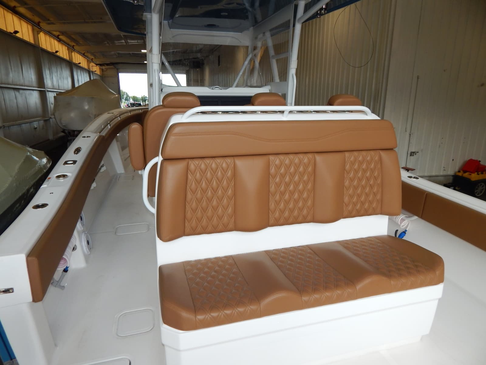 2024 Invincible 39 Open Fisherman - Photo 8