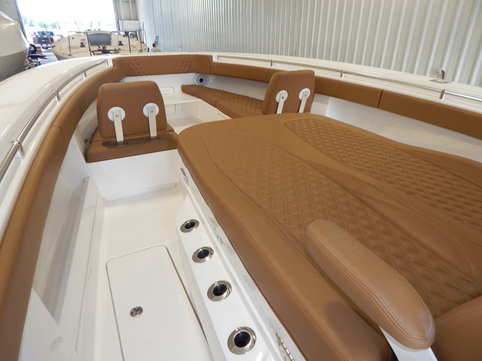 2024 Invincible 39 Open Fisherman - Photo 11