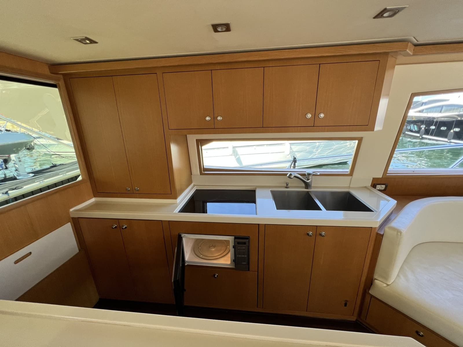 2010 Bertram 540 - Photo 19