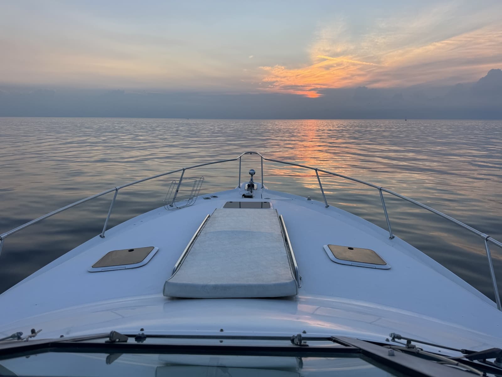 1997 Sea Ray 330 Sundancer - Photo 2