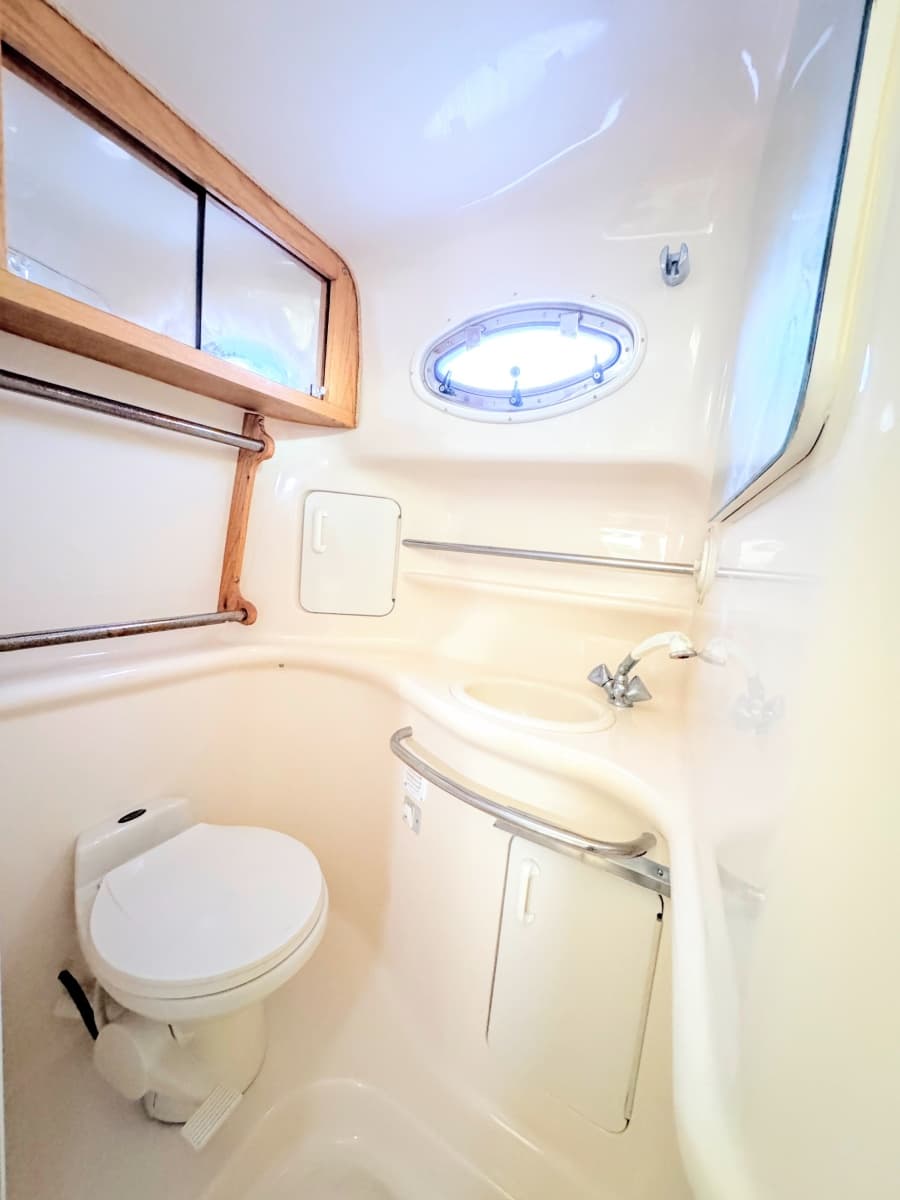 1997 Sea Ray 330 Sundancer - Photo 7