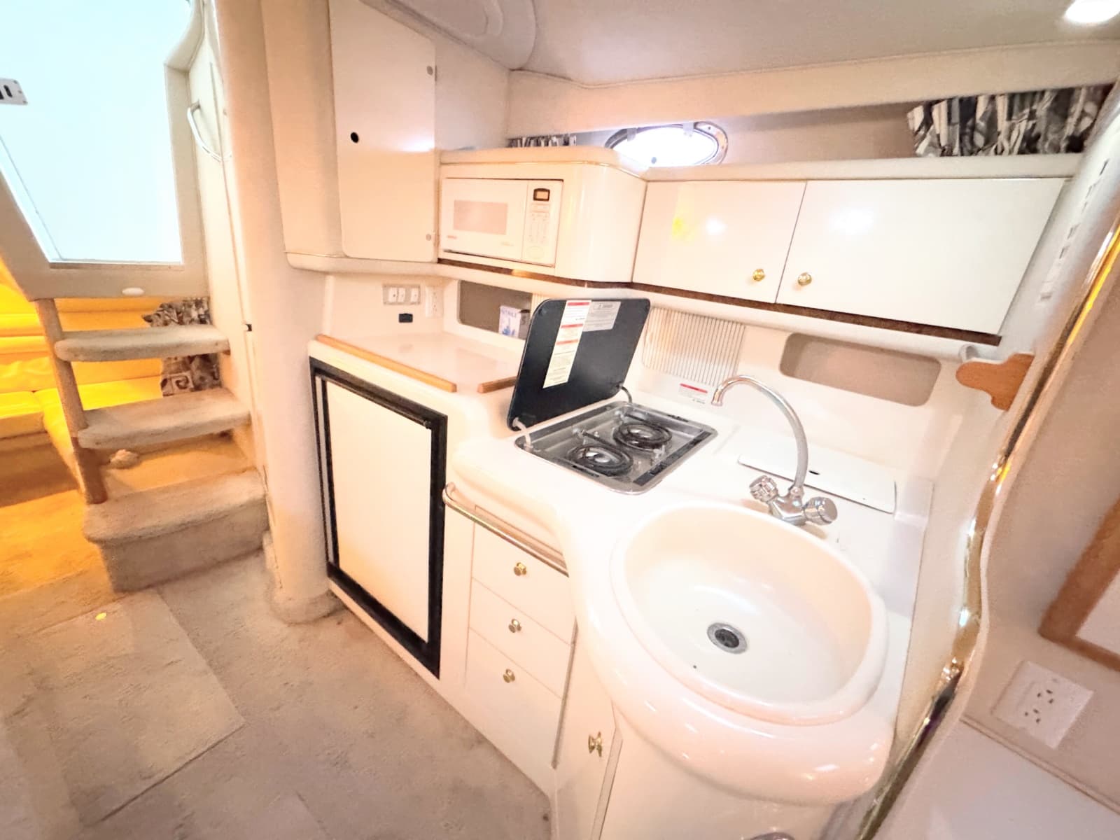 1997 Sea Ray 330 Sundancer - Photo 23