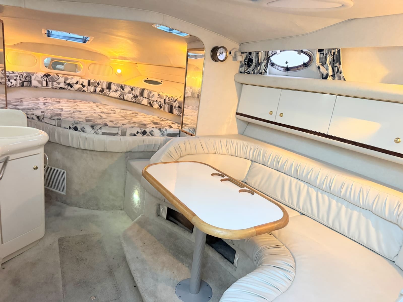 1997 Sea Ray 330 Sundancer - Photo 15