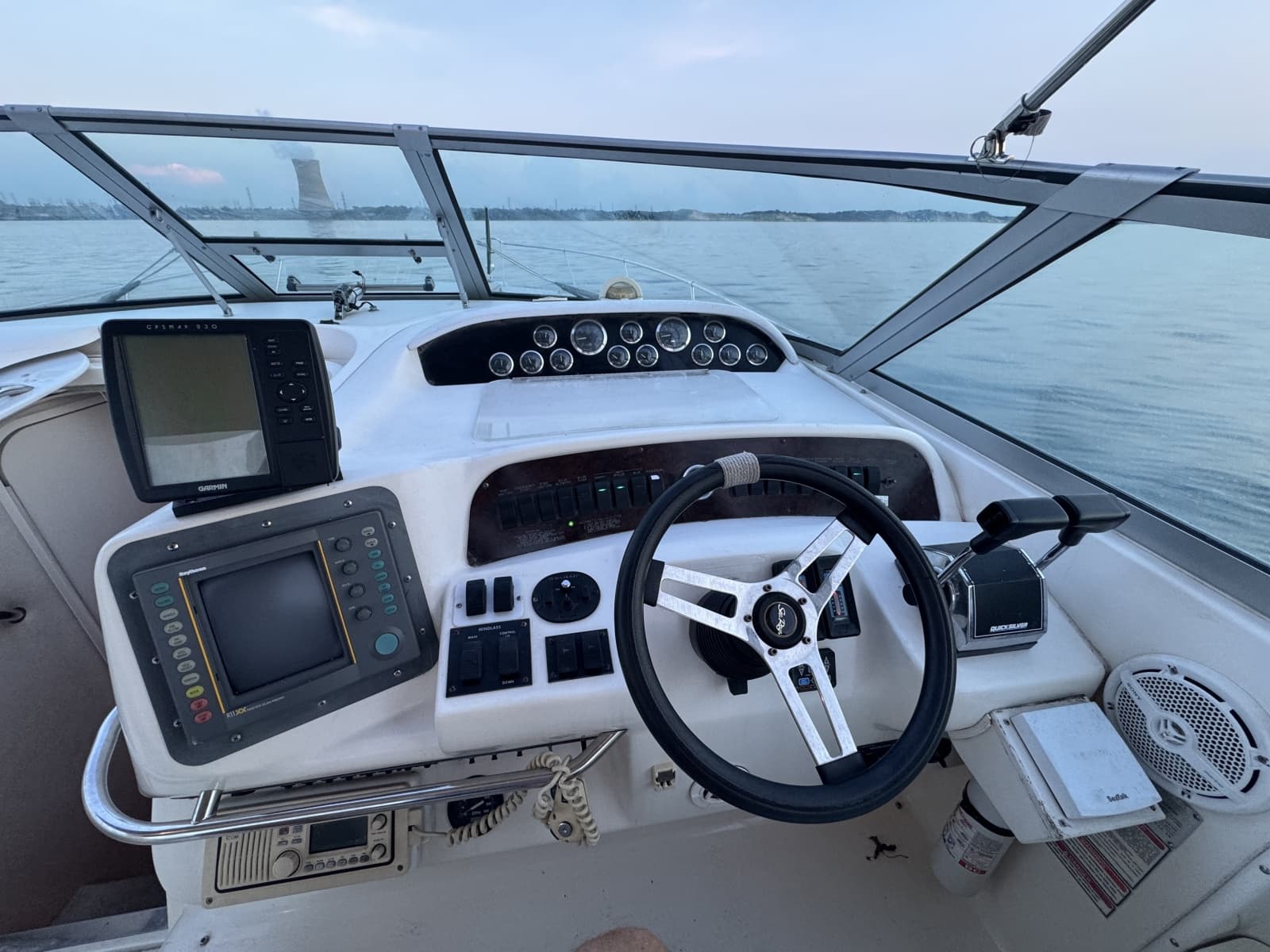 1997 Sea Ray 330 Sundancer - Photo 8