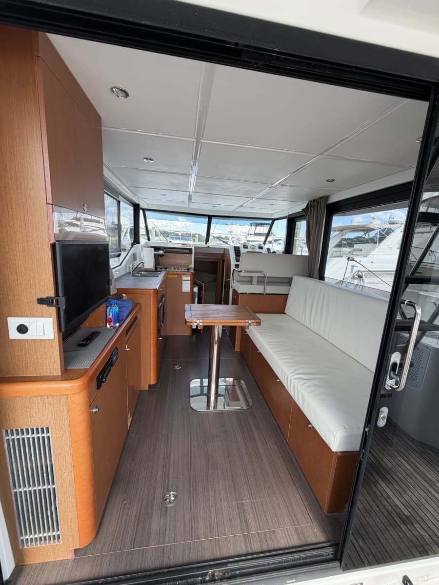 2017 Beneteau SWIFT TRAWLER 30 - Photo 18