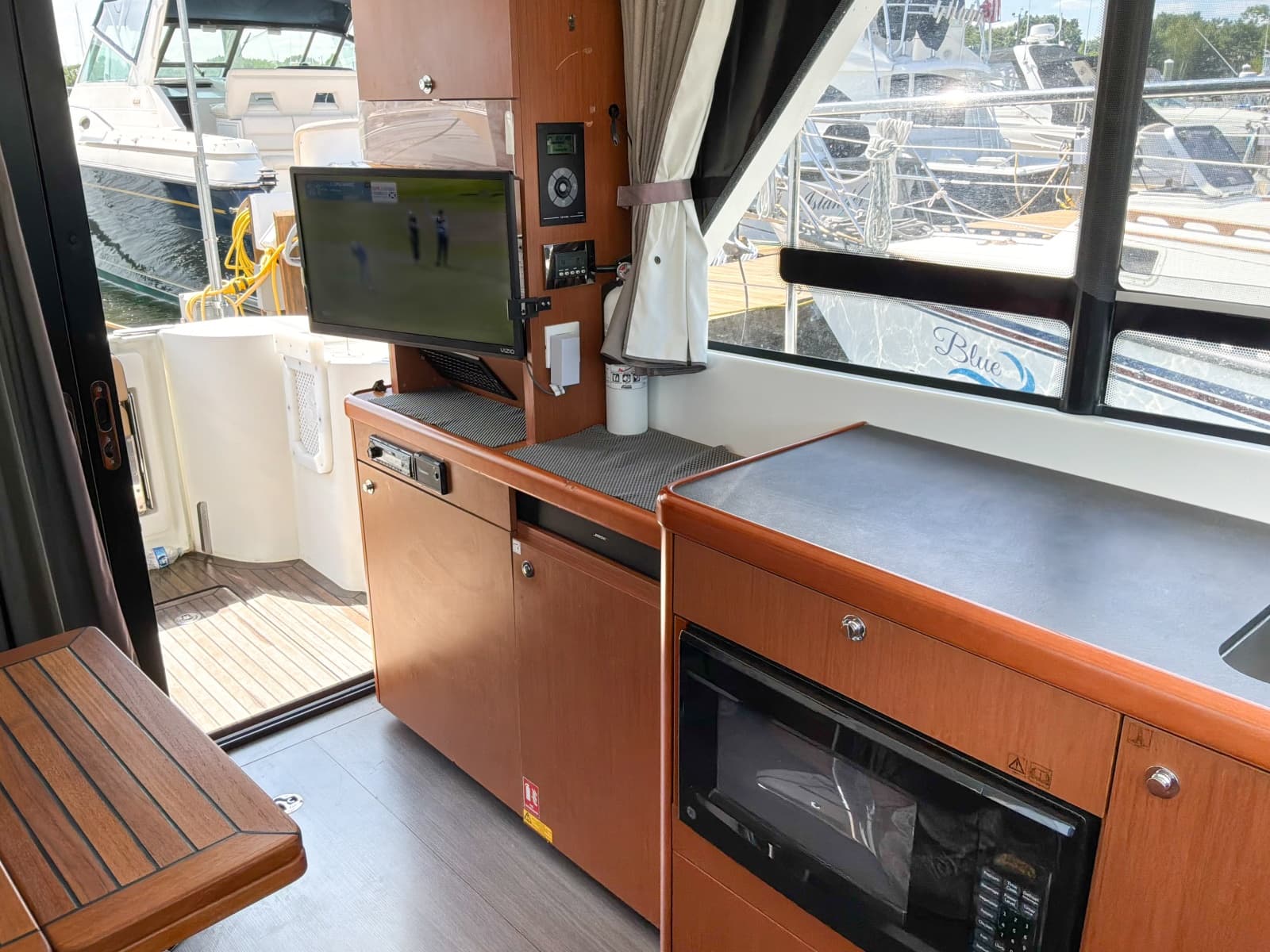 2017 Beneteau SWIFT TRAWLER 30 - Photo 8