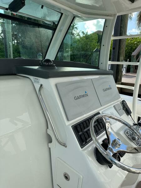 2012 Boston Whaler 370 Outrage - Photo 7