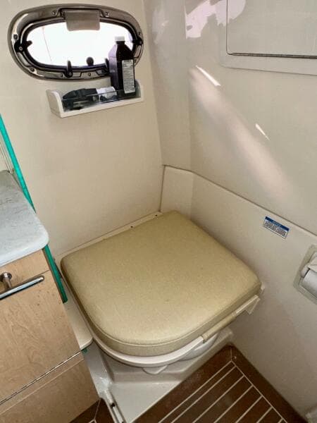 2012 Boston Whaler 370 Outrage - Photo 11