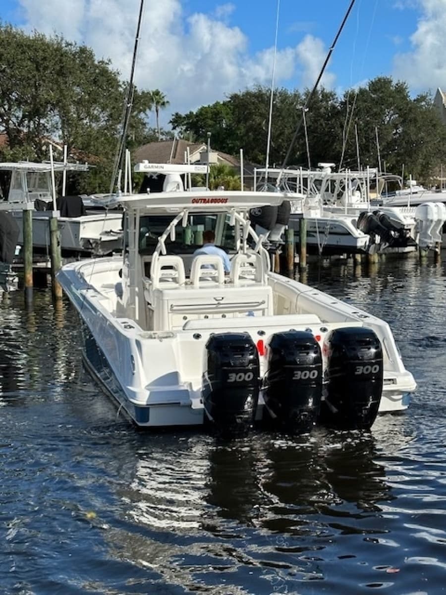 2012 Boston Whaler 370 Outrage - Photo 15