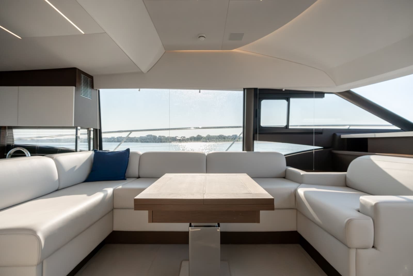 2024 Prestige 520 - Photo 24