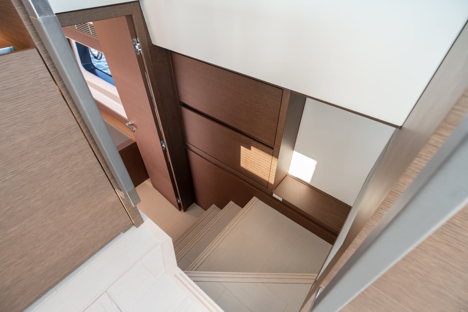 2024 Prestige 520 - Photo 34