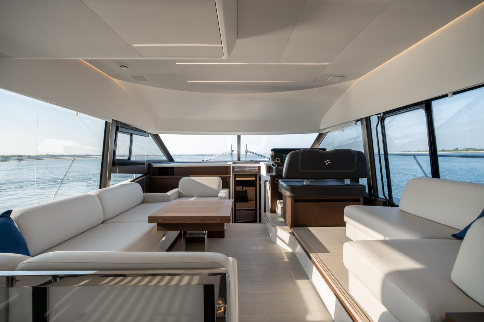 2024 Prestige 520 - Photo 23