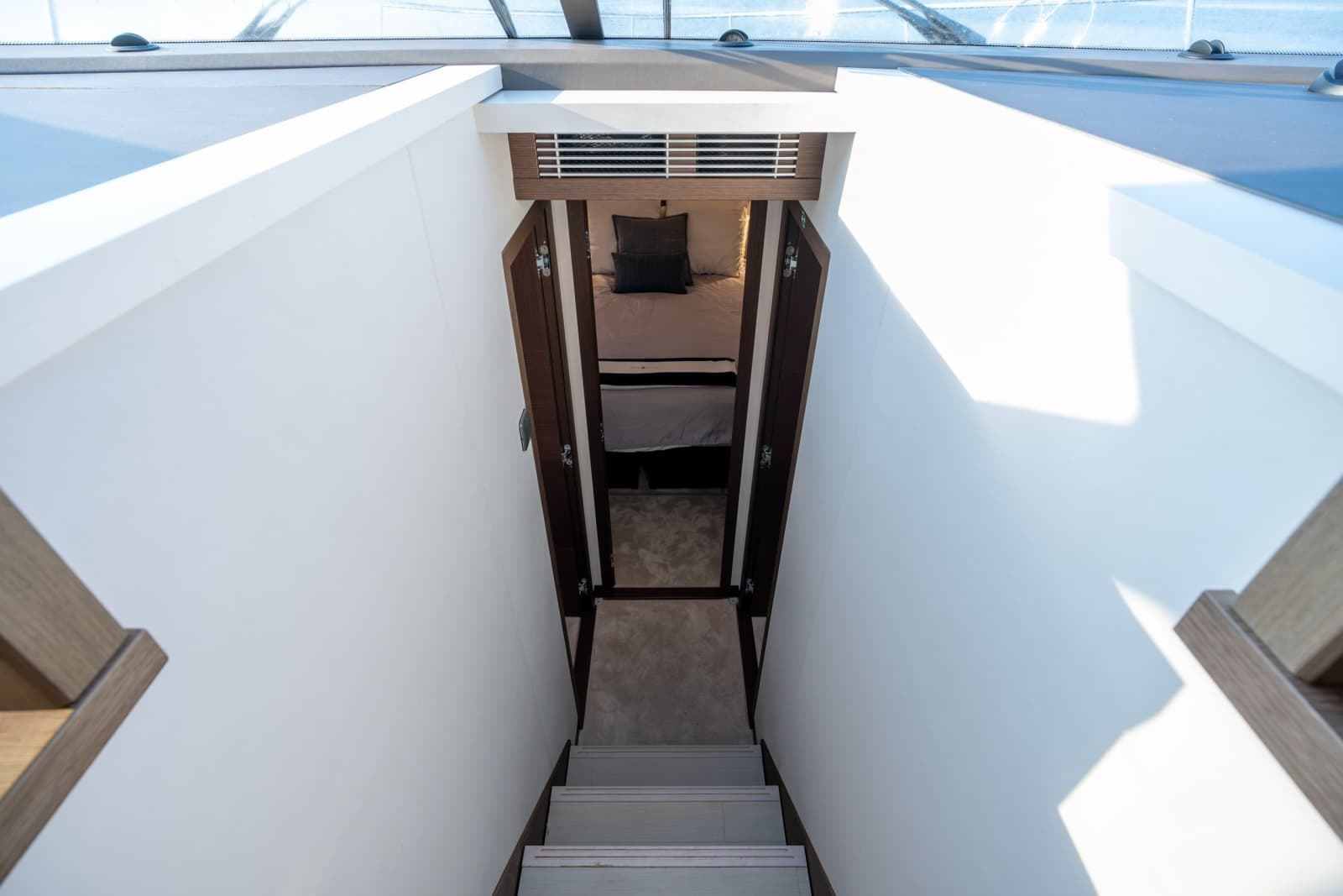 2024 Prestige 520 - Photo 32