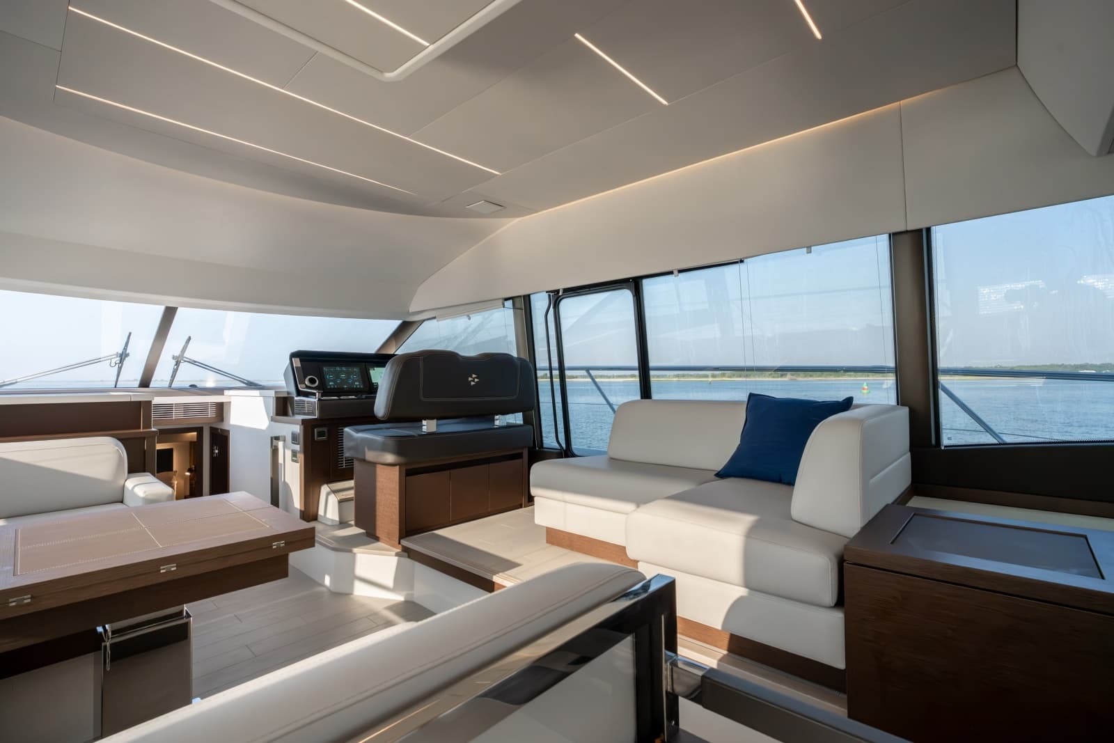 2024 Prestige 520 - Photo 25