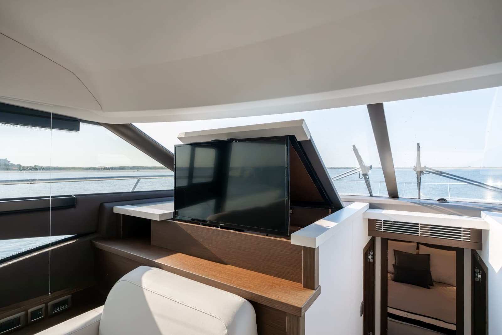 2024 Prestige 520 - Photo 26