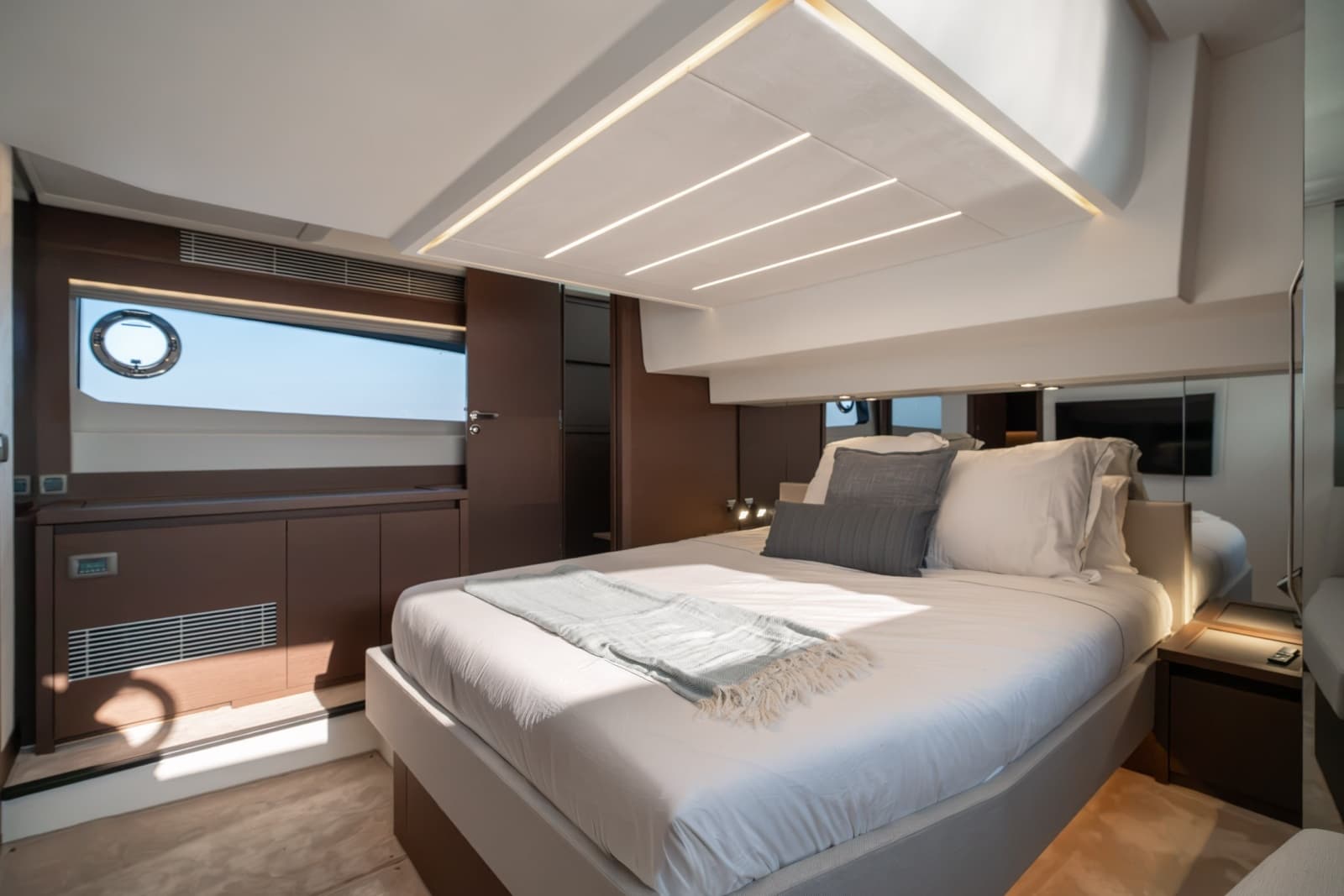 2024 Prestige 520 - Photo 37