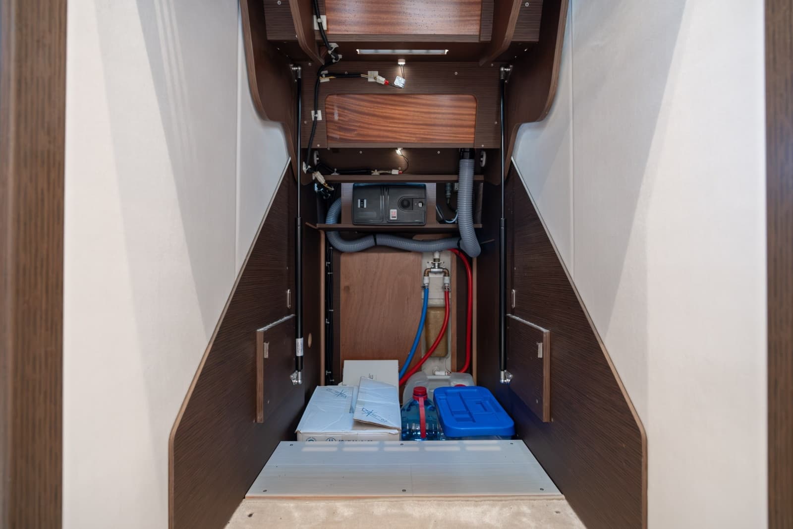2024 Prestige 520 - Photo 33