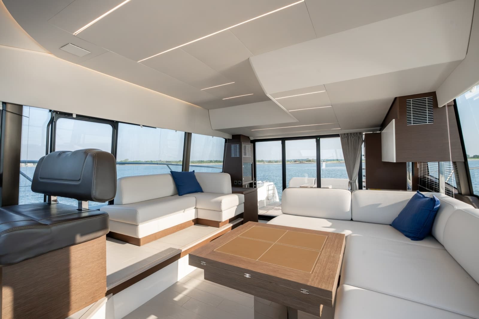 2024 Prestige 520 - Photo 27